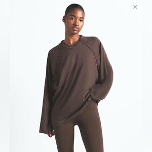 NWT NIKE SKIMS COLLECTION 
AIRY V-NECK OVERSIZED LONG SLEEVE